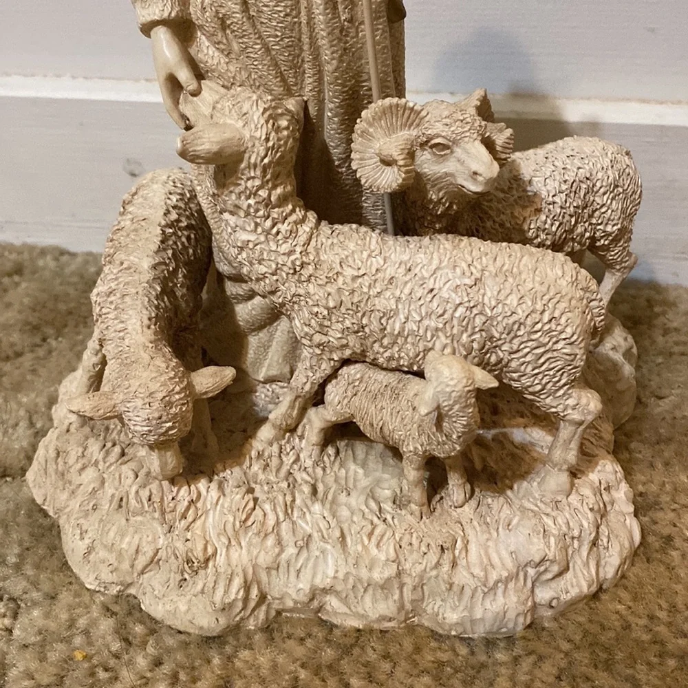 💫 10” Tall Shepherd with Lambs Statue - Picture 12 of 12